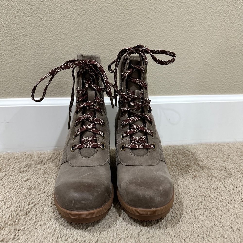 Sorel lexie II wedge boots
